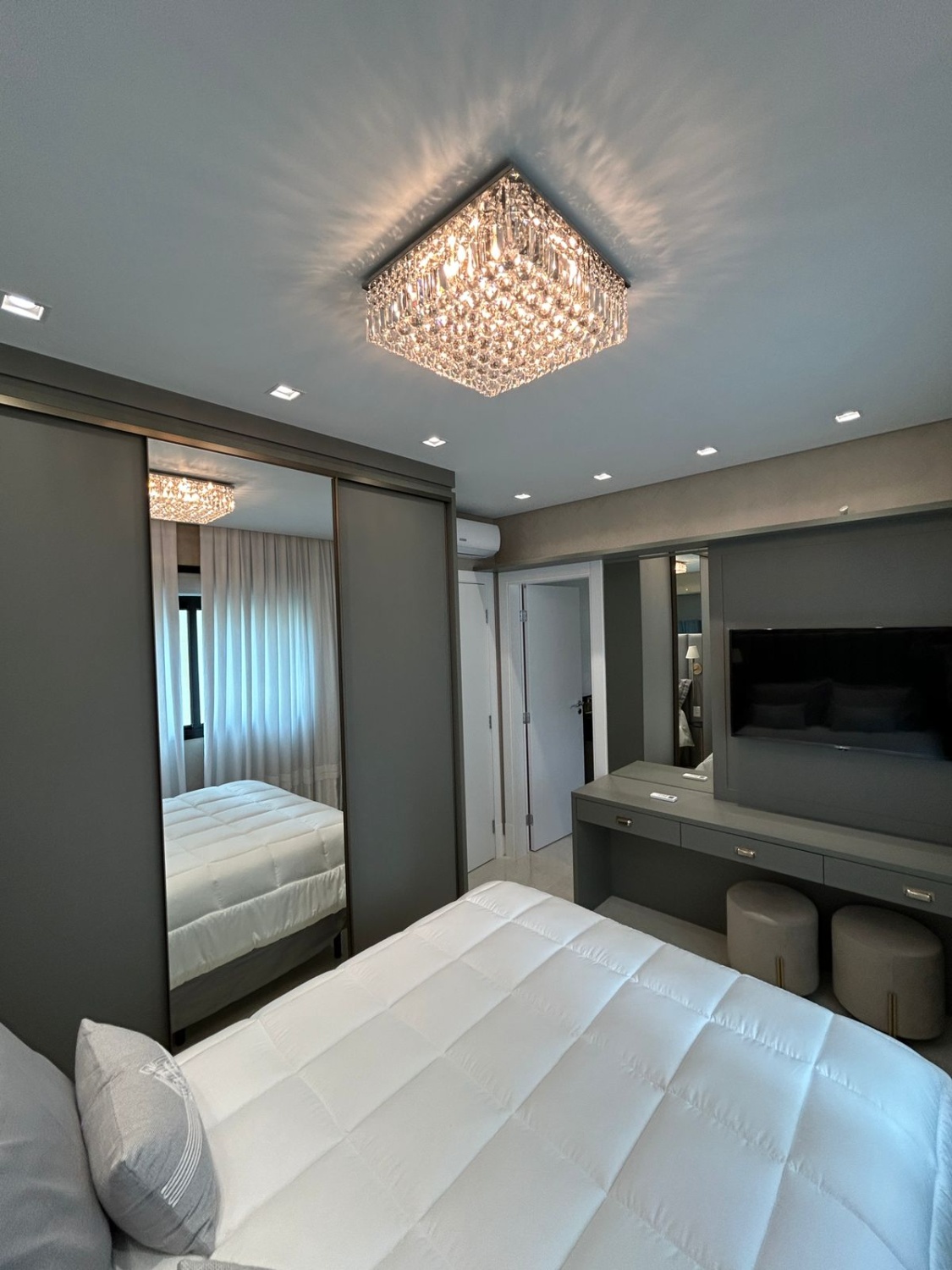 Apartamento no Ed. Cartier CNA Residence em Meia Praia em Itapema - foto 17
