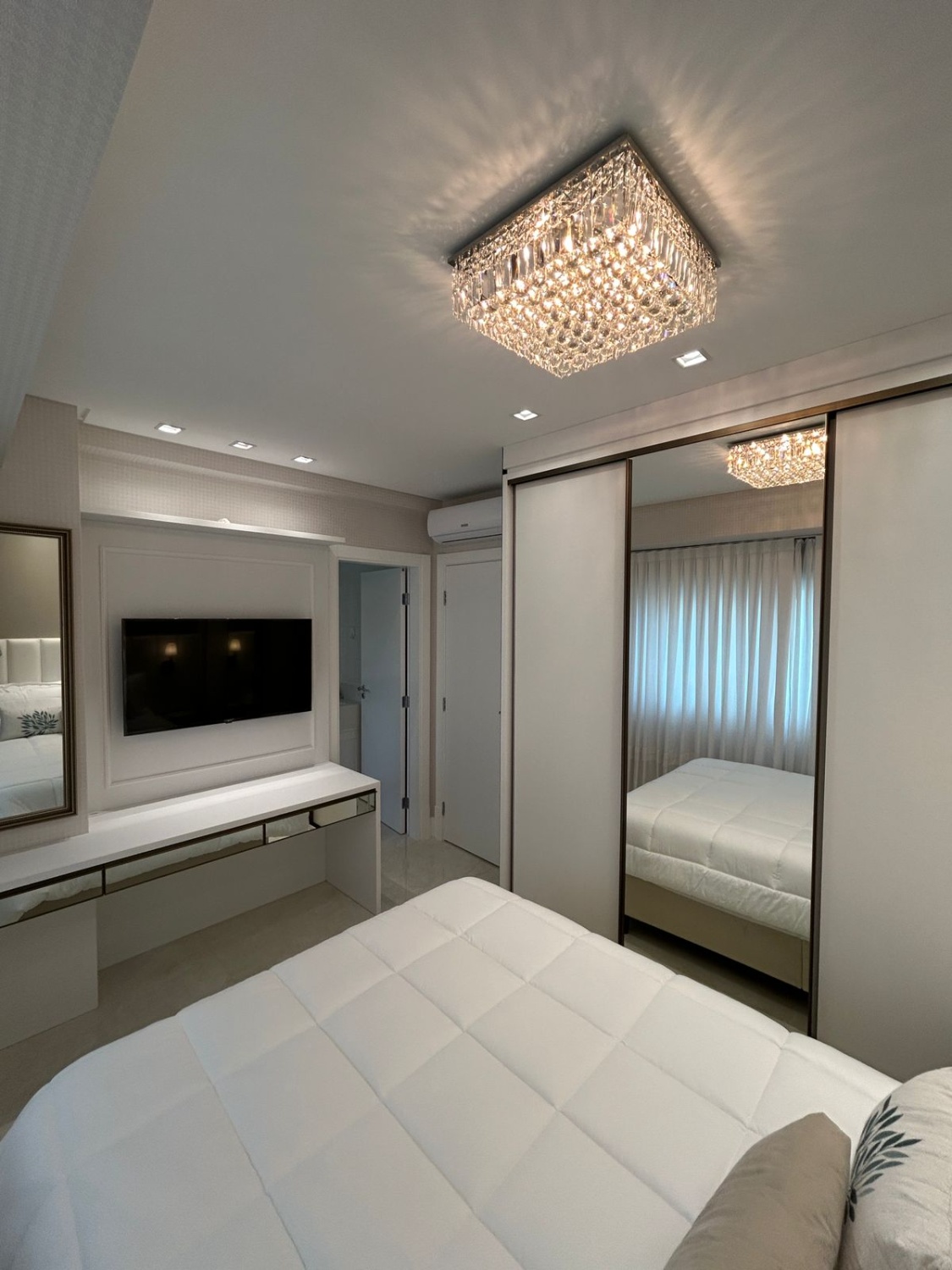 Apartamento no Ed. Cartier CNA Residence em Meia Praia em Itapema - foto 18
