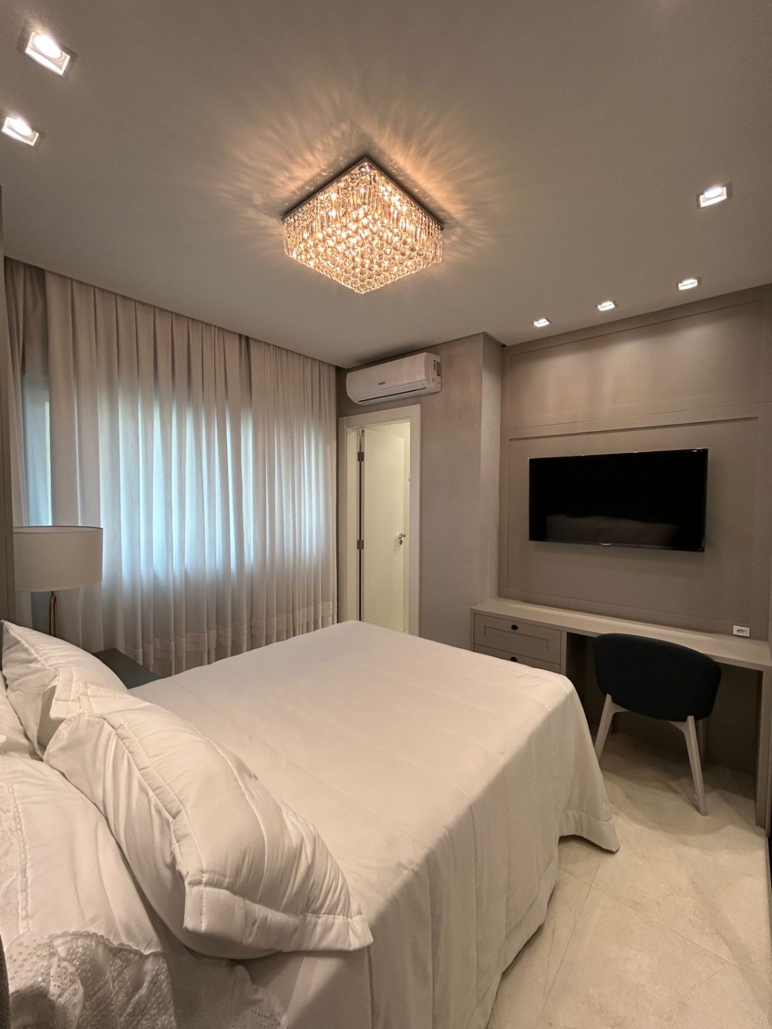Apartamento no Ed. Cartier CNA Residence em Meia Praia em Itapema - foto 26