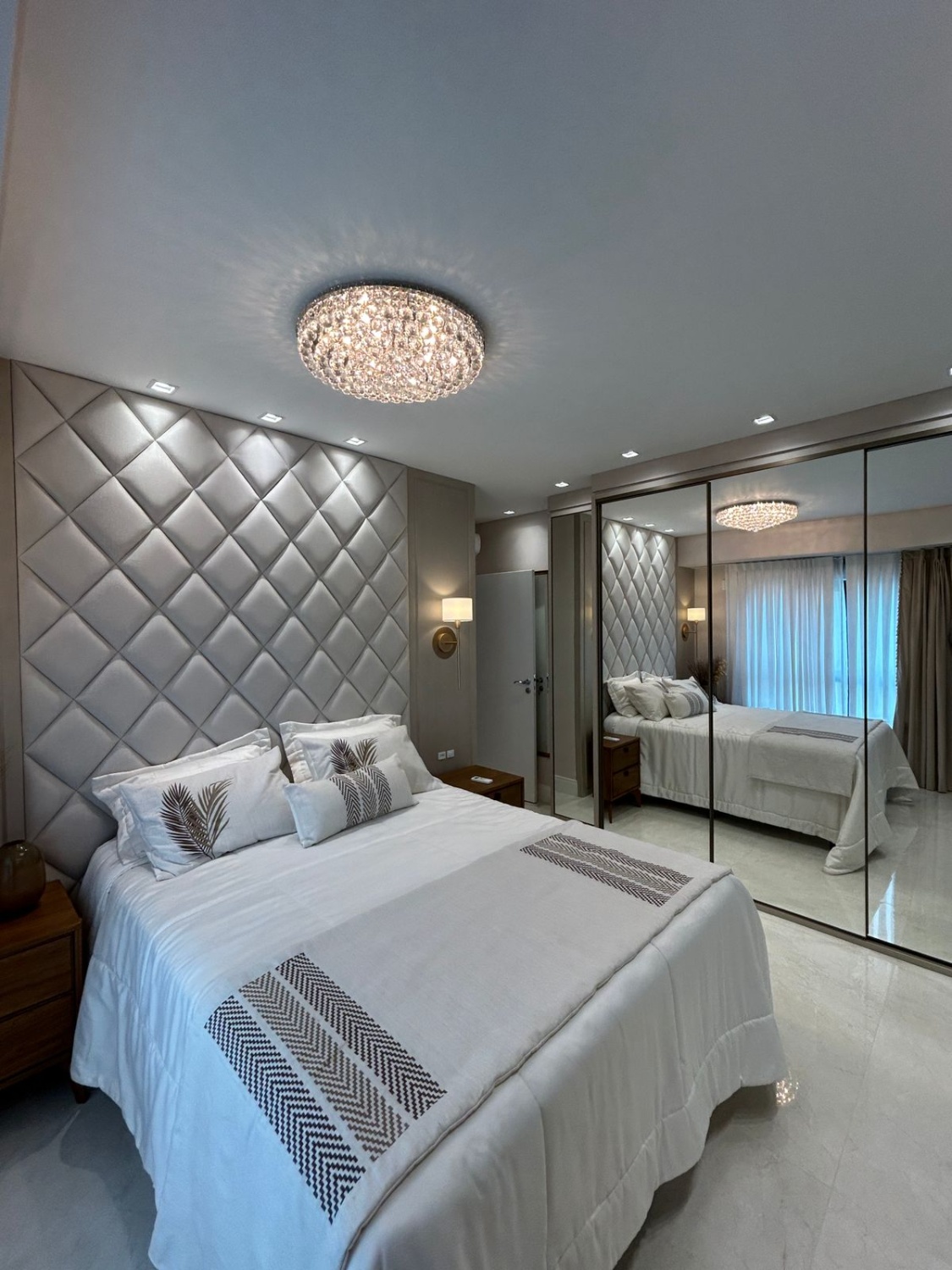 Apartamento no Ed. Cartier CNA Residence em Meia Praia em Itapema - foto 29