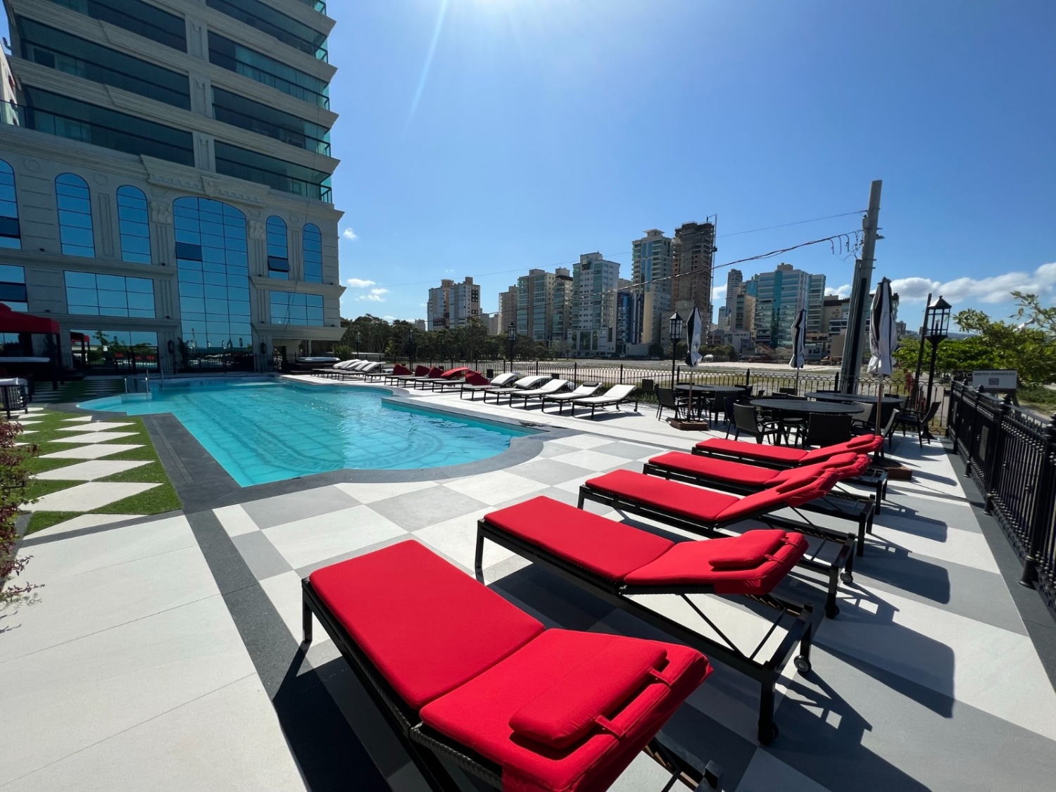 Apartamento no Ed. Cartier CNA Residence em Meia Praia em Itapema - foto 43