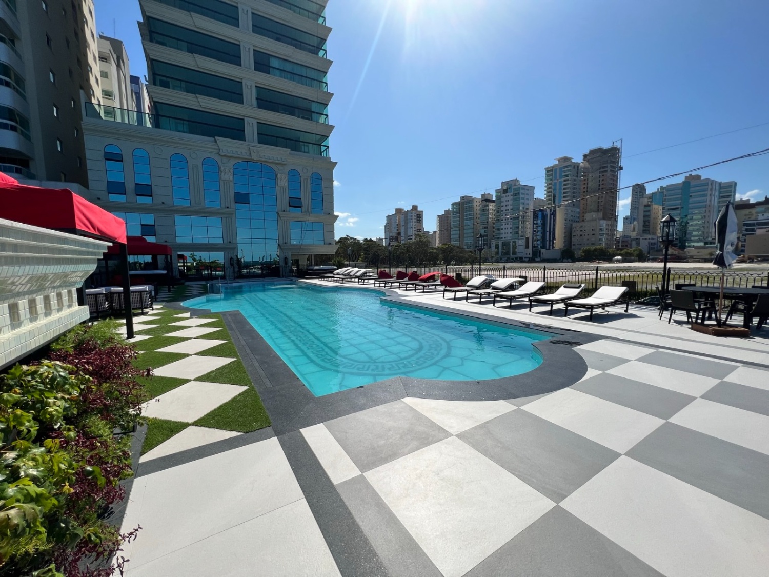 Apartamento no Ed. Cartier CNA Residence em Meia Praia em Itapema - foto 44
