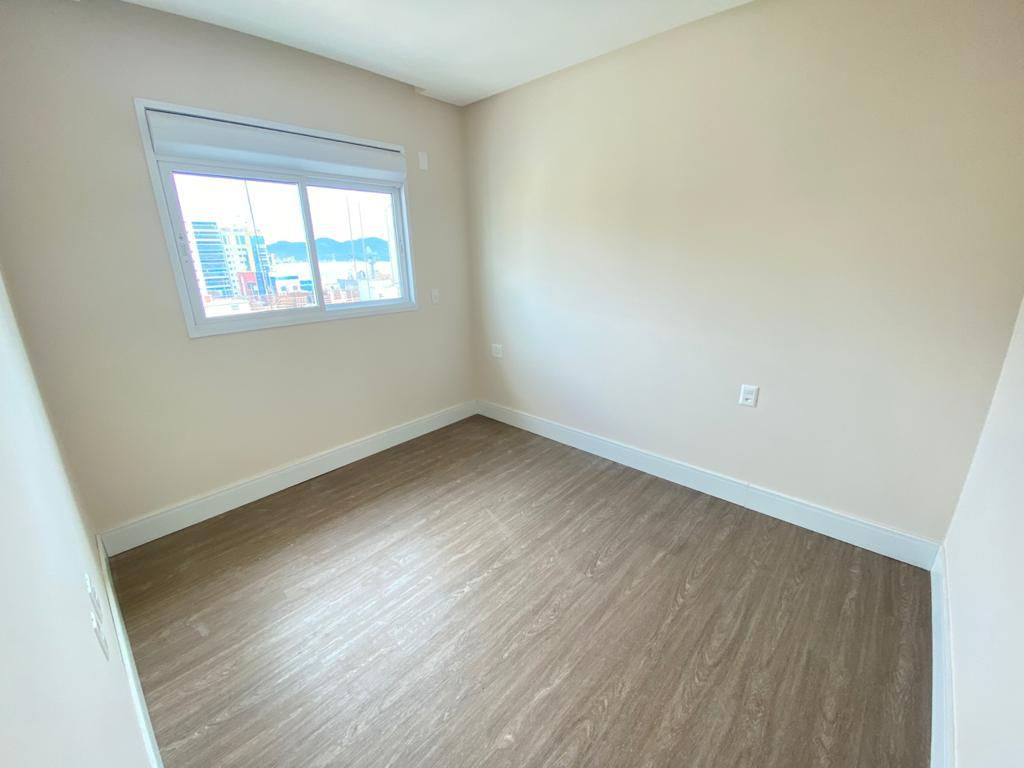 Apartamento no Ed. Magnum CNA Home em Meia Praia em Itapema - foto 15
