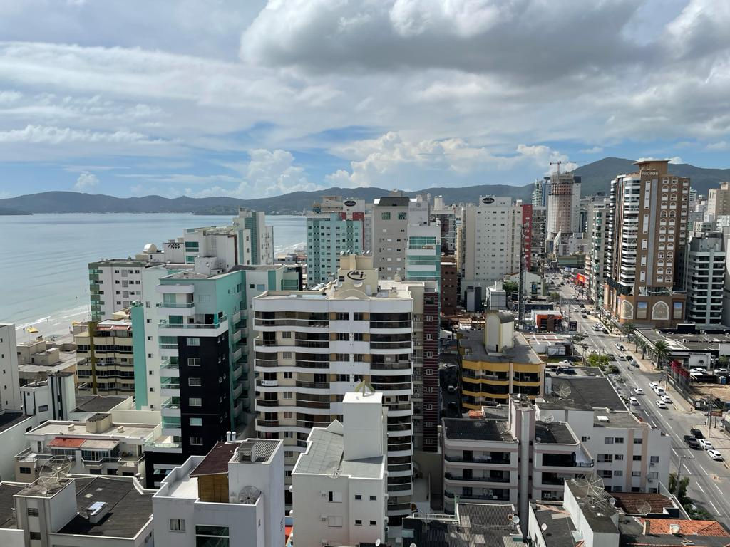 Apartamento no Ed. Magnum CNA Home em Meia Praia em Itapema - foto 18