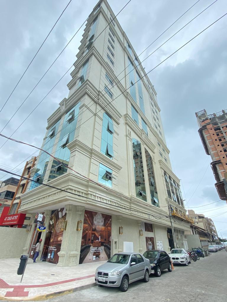 Apartamento no Ed. Magnum CNA Home em Meia Praia em Itapema - foto 27