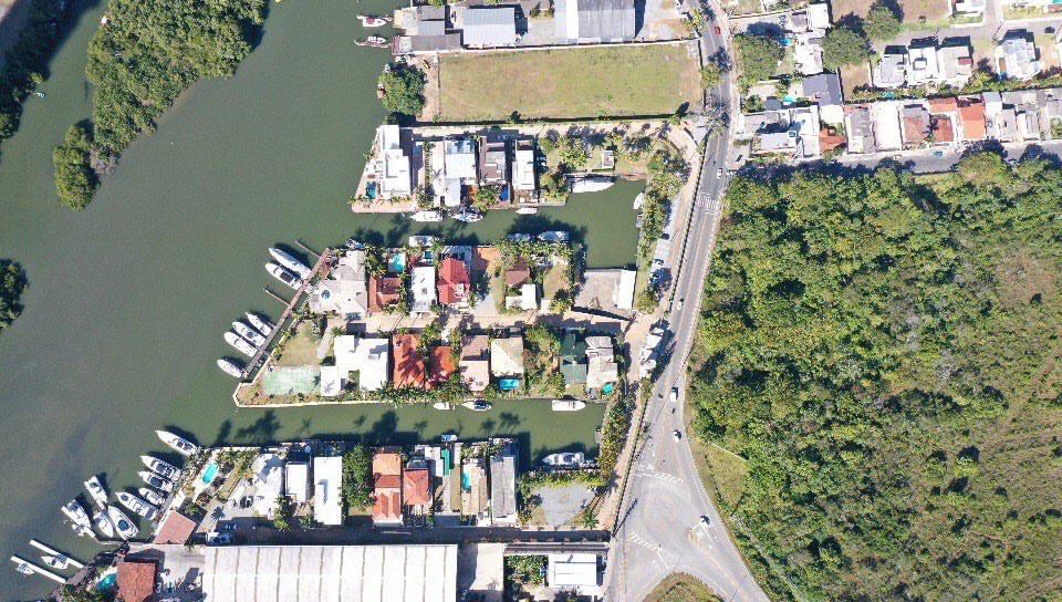Mansão com píer para barcos no Condomínio Marina em Camboriú - foto 41