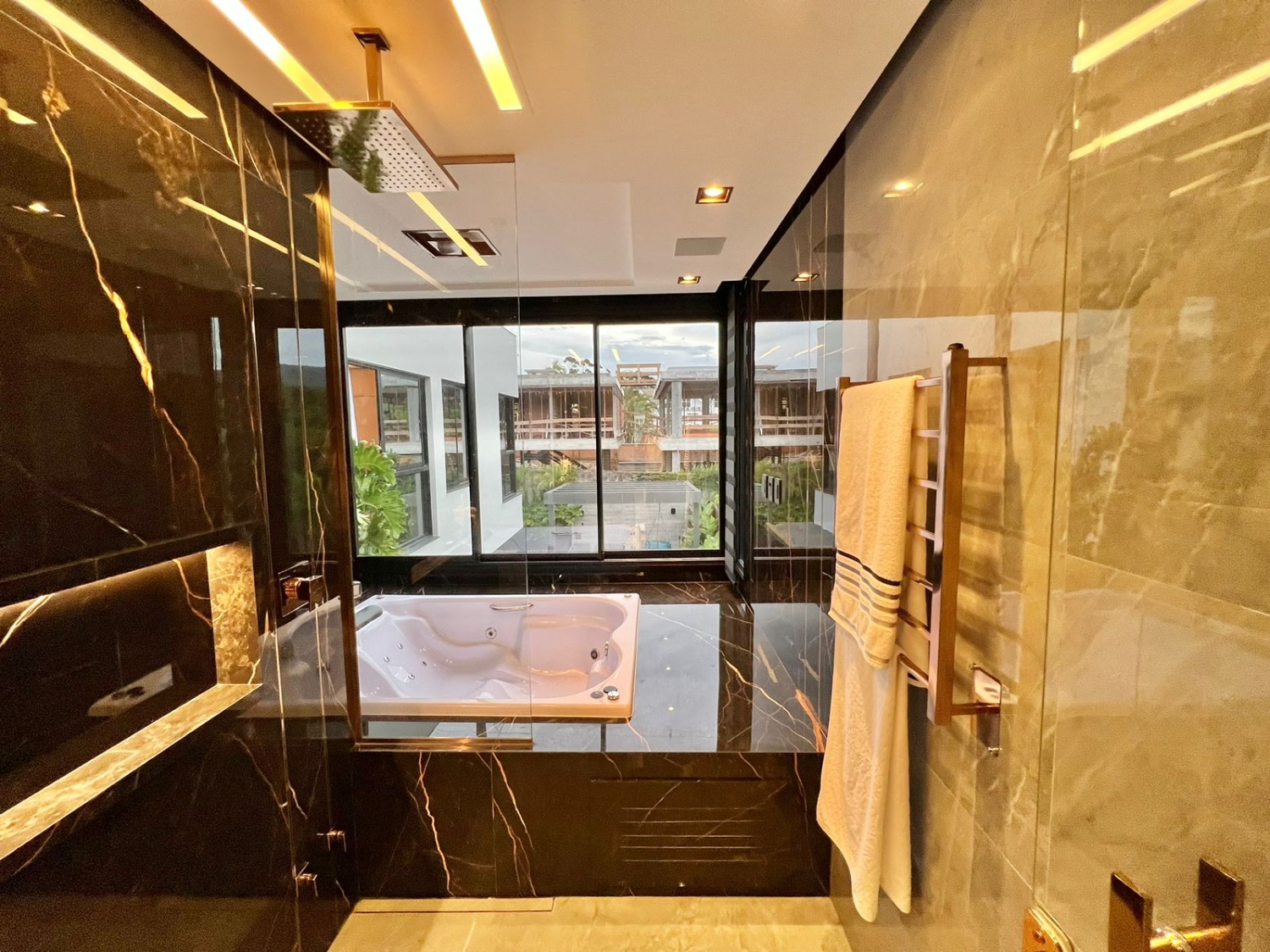 Casa no Condomínio Vivendas do Atlântico na Praia do Estaleiro em Balneário Camboriú - foto 22