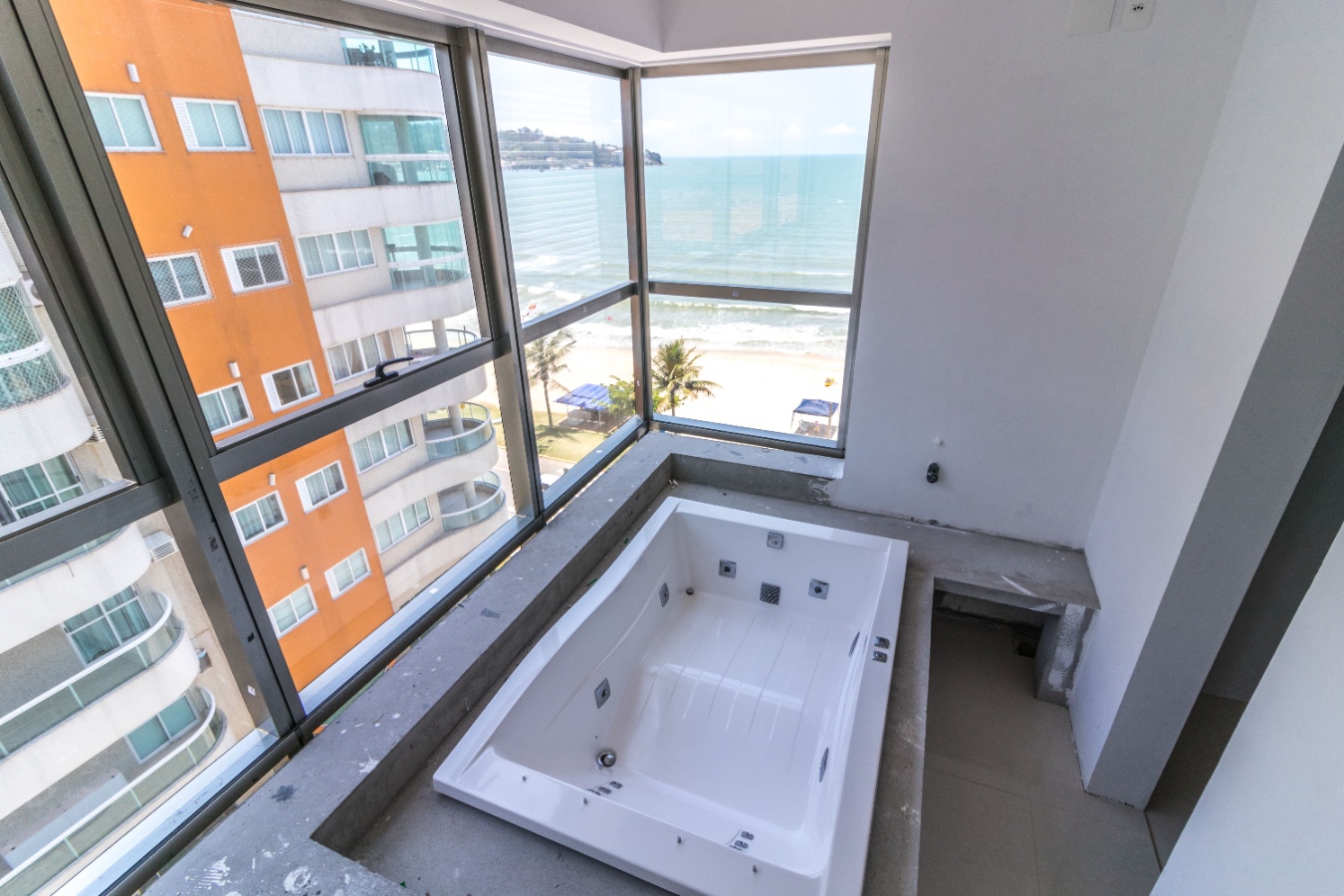 Apartamento Frente Mar no Edifício Victor Hugo em Itapema - foto 8