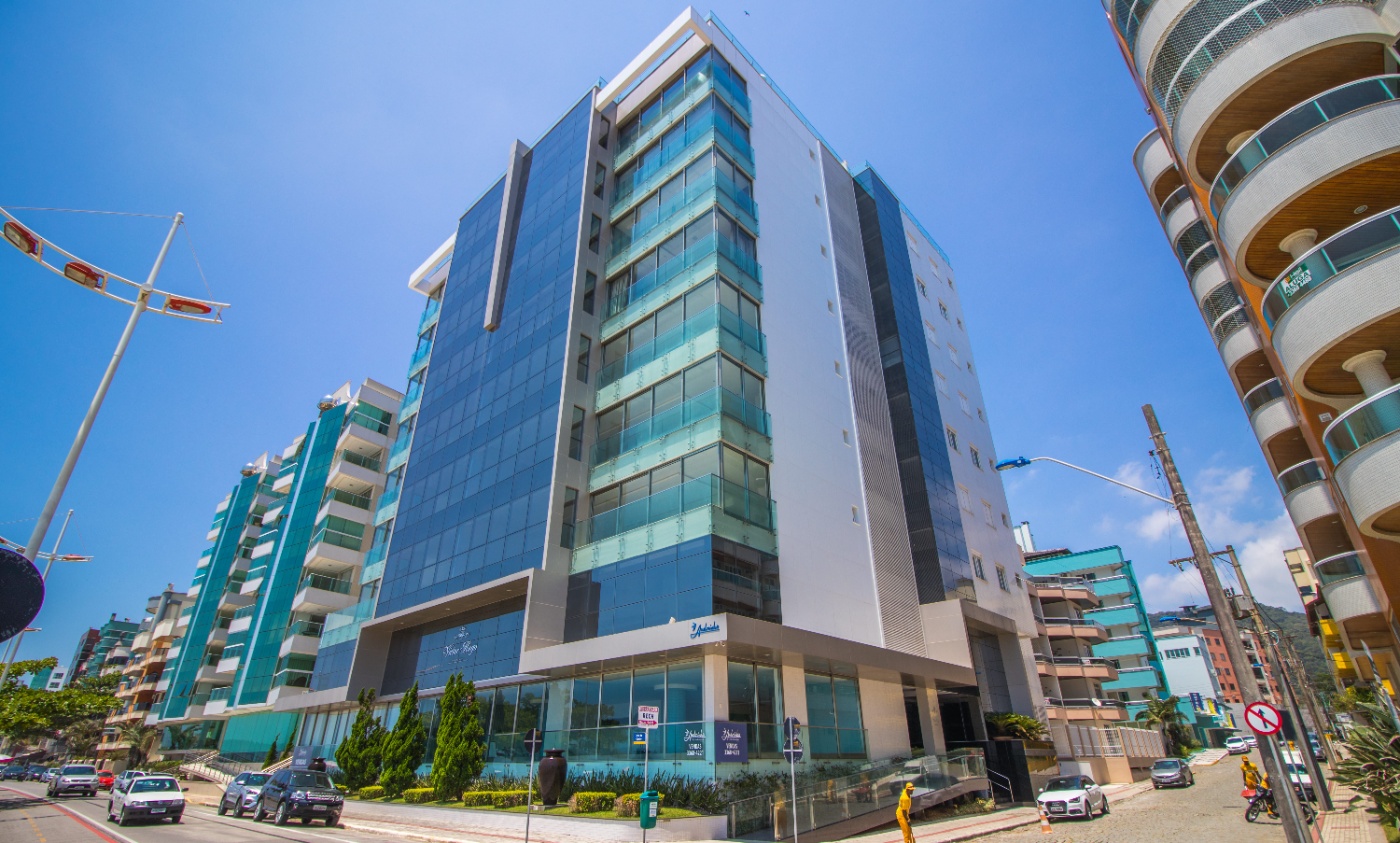 Apartamento Frente Mar no Edifício Victor Hugo em Itapema - foto 18