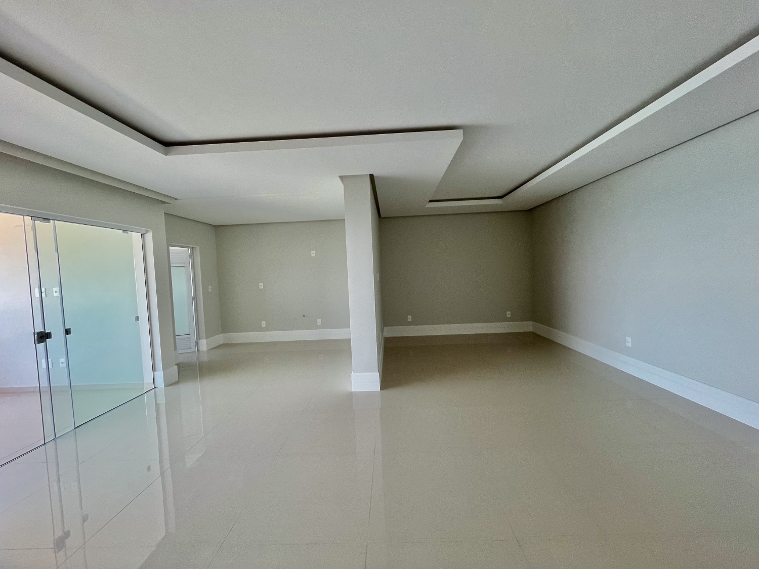 Apartamento frente mar no Ed. Château de Florence em Itapema - foto 4
