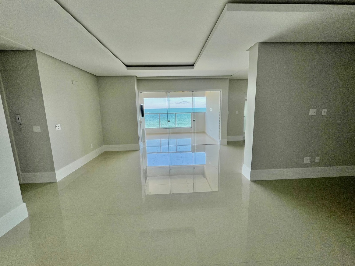 Apartamento frente mar no Ed. Château de Florence em Itapema - foto 5
