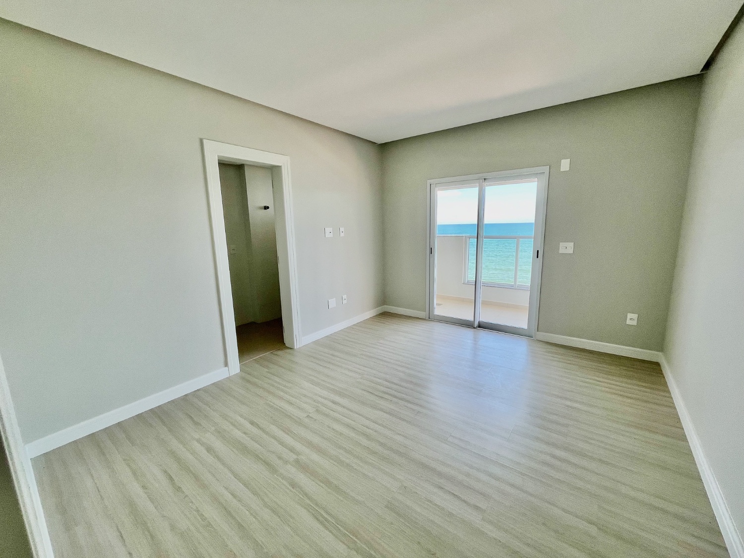 Apartamento frente mar no Ed. Château de Florence em Itapema - foto 8