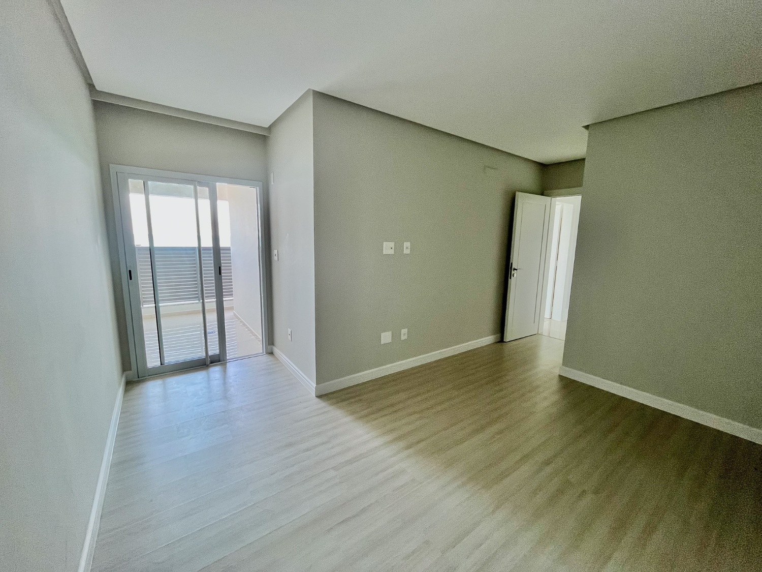 Apartamento frente mar no Ed. Château de Florence em Itapema - foto 9