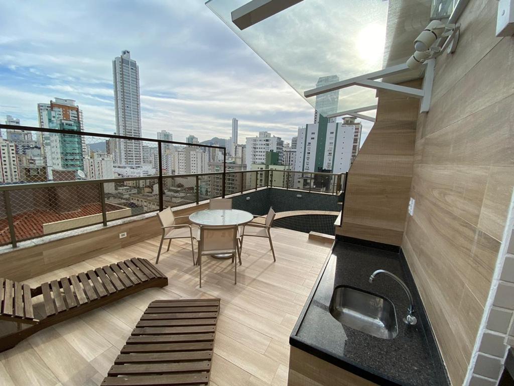 Cobertura Triplex com vista para o mar no Ed. Aruba Residence em Balneário Camboriú - foto 2