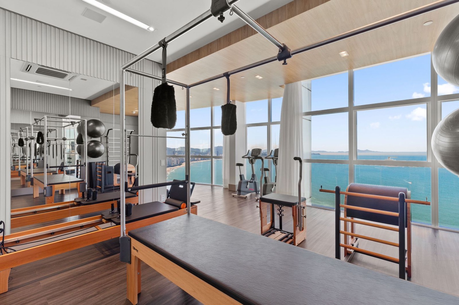 Apartamento no Ed. One Tower em Balneário Camboriú - foto 15