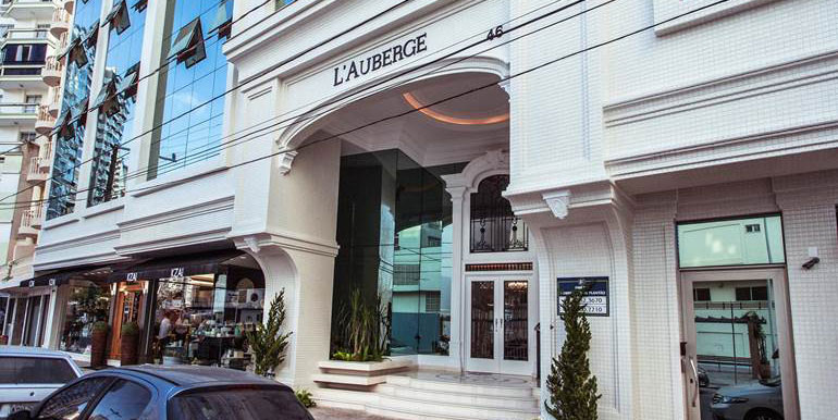 Apartamento no Ed. L'Auberge em Balneário Camboriú