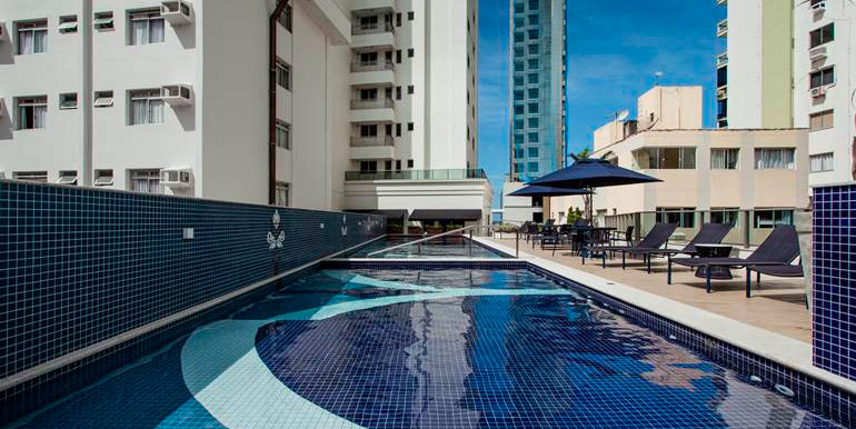 Apartamento no Ed. L'Auberge em Balneário Camboriú - foto 4