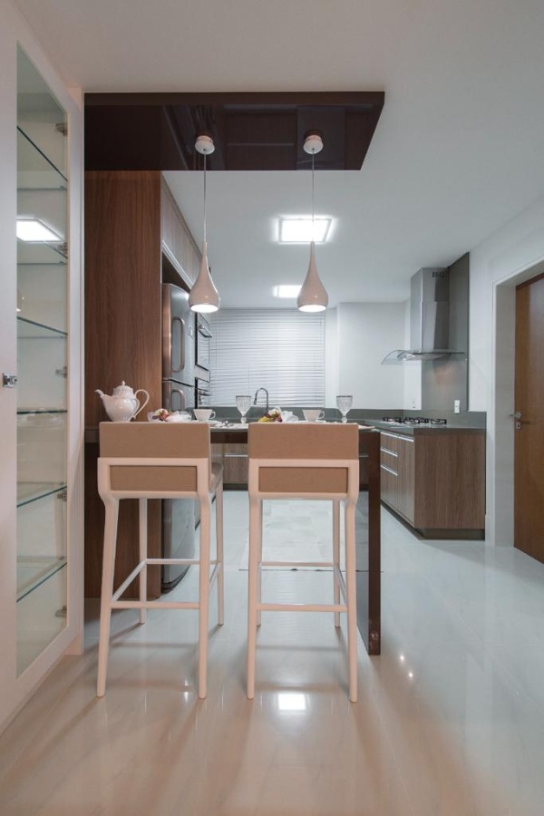 Apartamento Mobiliado e Decorado no Ed. Marina Beach Towers na Barra Sul em Balneário Camboriú - foto 14