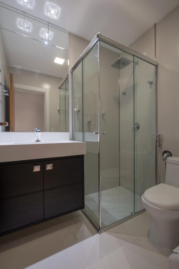 Apartamento Mobiliado e Decorado no Ed. Marina Beach Towers na Barra Sul em Balneário Camboriú - foto 21
