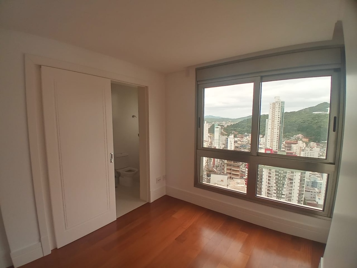 Apartamento no Ed. Dom Alfonso em Balneário Camboriú - foto 6
