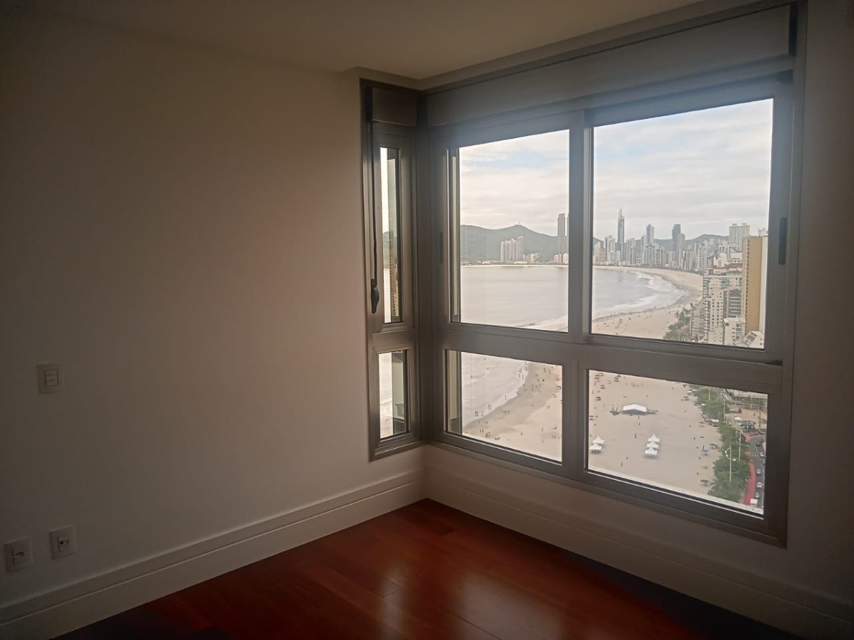 Apartamento no Ed. Dom Alfonso em Balneário Camboriú - foto 10