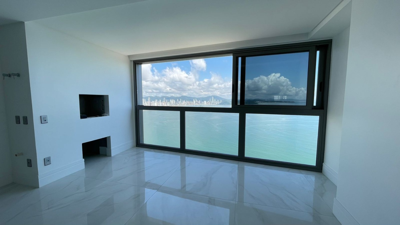 Apartamento no Ed. Pharos na Barra Sul em Balneário Camboriú - foto 3