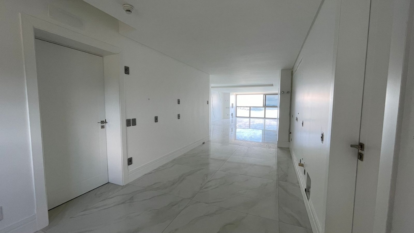Apartamento no Ed. Pharos na Barra Sul em Balneário Camboriú - foto 6