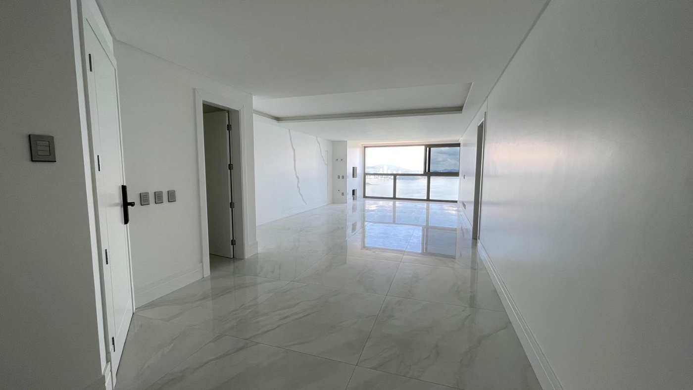 Apartamento no Ed. Pharos na Barra Sul em Balneário Camboriú - foto 8