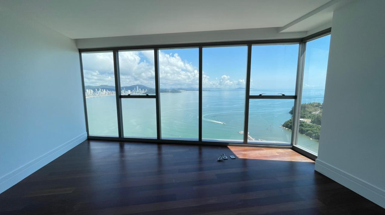 Apartamento no Ed. Pharos na Barra Sul em Balneário Camboriú - foto 10