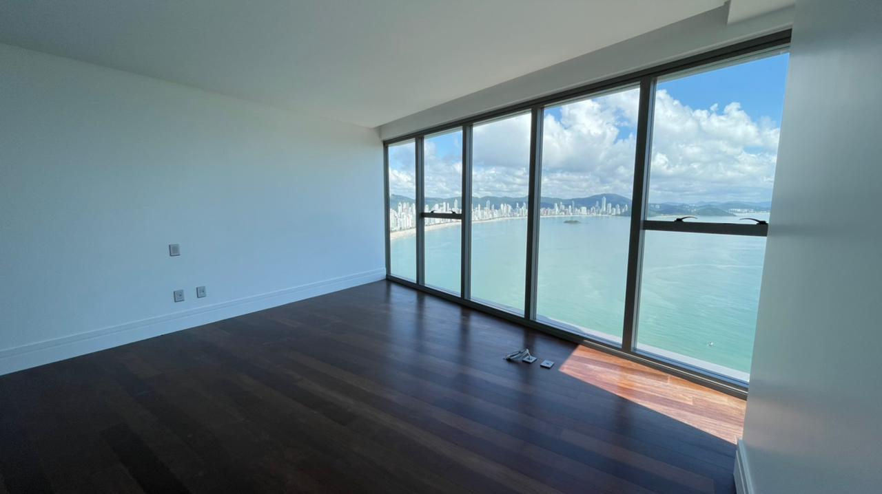 Apartamento no Ed. Pharos na Barra Sul em Balneário Camboriú - foto 11