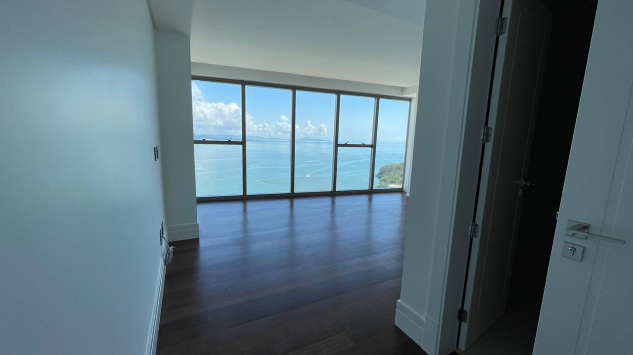 Apartamento no Ed. Pharos na Barra Sul em Balneário Camboriú - foto 13