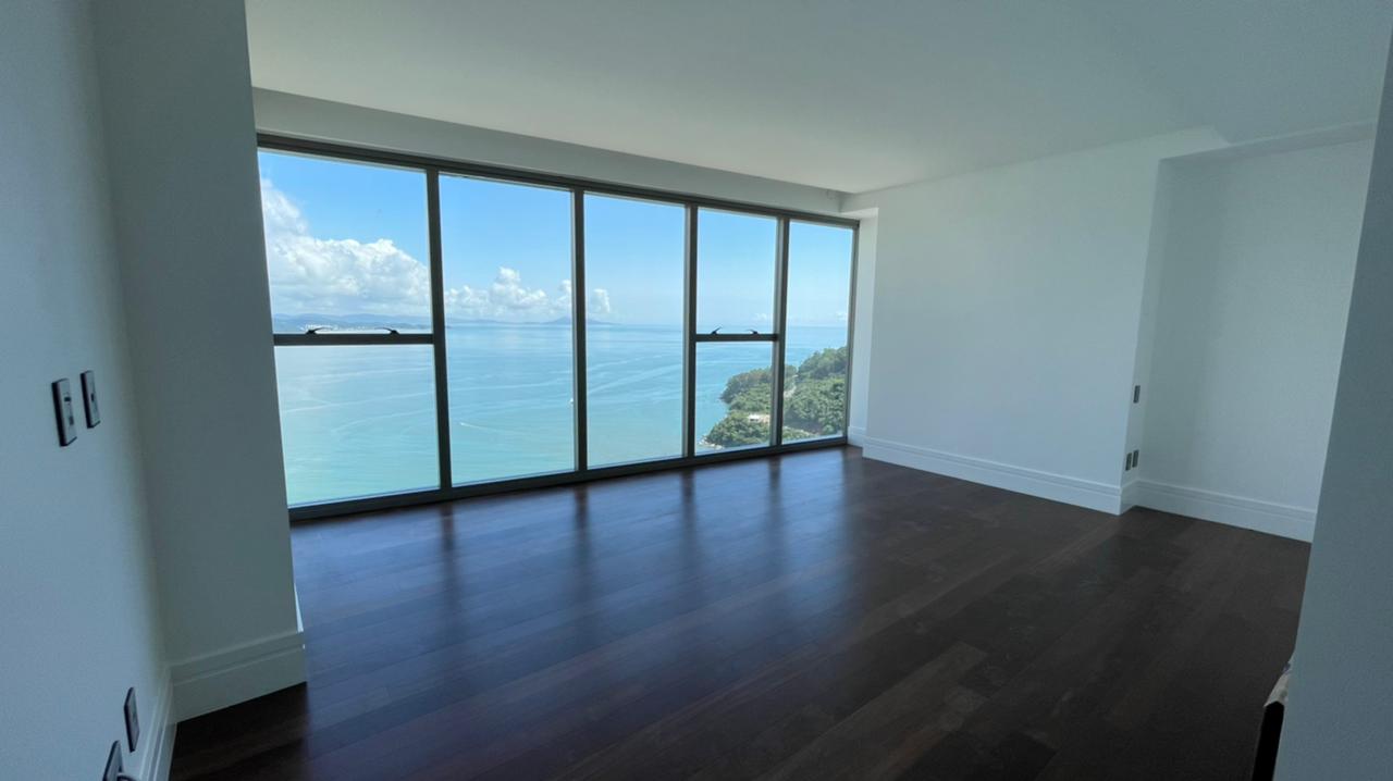 Apartamento no Ed. Pharos na Barra Sul em Balneário Camboriú - foto 16