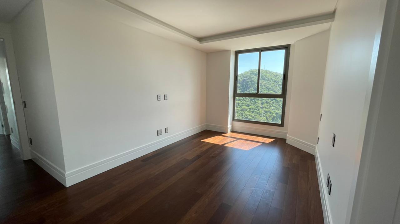 Apartamento no Ed. Pharos na Barra Sul em Balneário Camboriú - foto 21