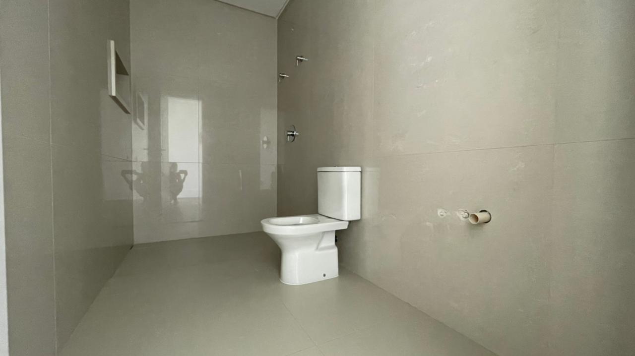 Apartamento no Ed. Pharos na Barra Sul em Balneário Camboriú - foto 25