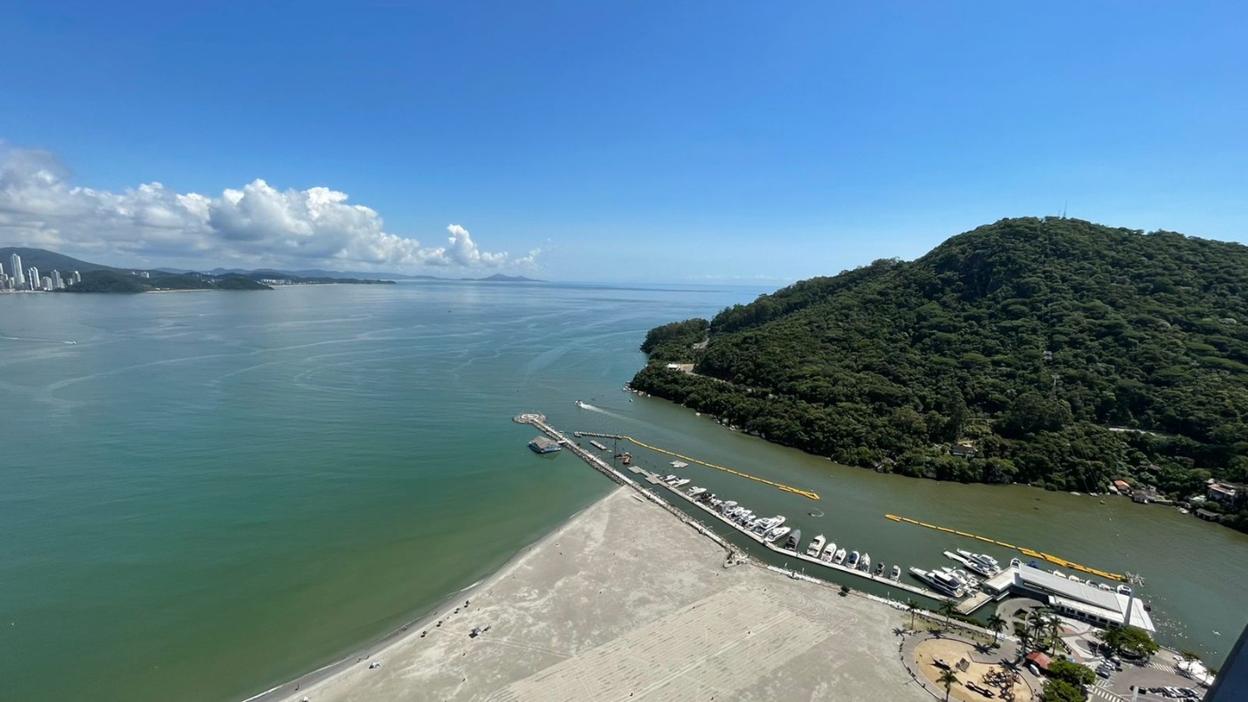 Apartamento no Ed. Pharos na Barra Sul em Balneário Camboriú - foto 26