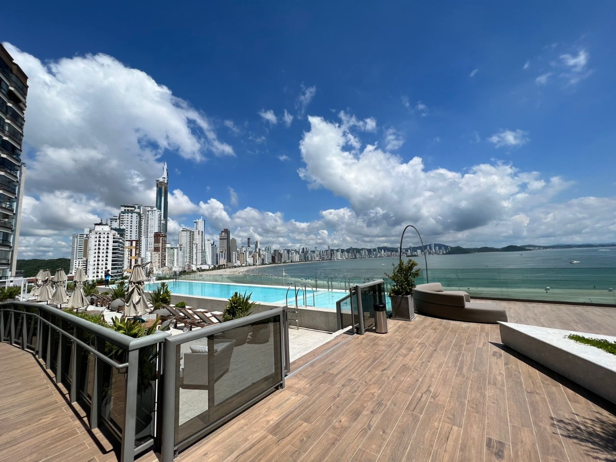 Apartamento no Ed. Pharos na Barra Sul em Balneário Camboriú - foto 35