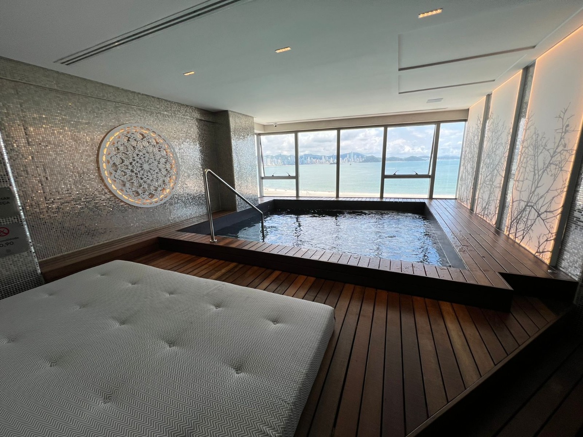 Apartamento no Ed. Pharos na Barra Sul em Balneário Camboriú - foto 39