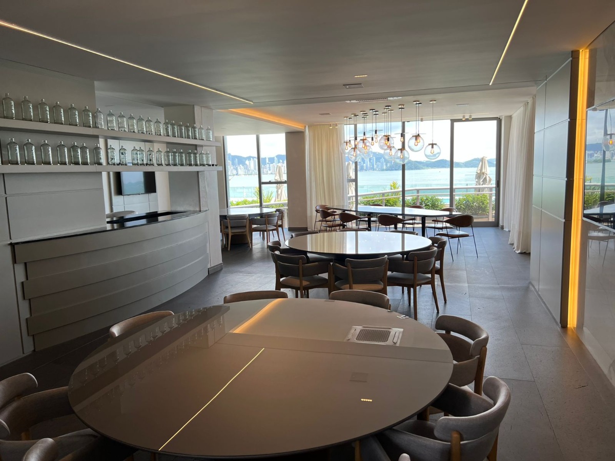 Apartamento no Ed. Pharos na Barra Sul em Balneário Camboriú - foto 47
