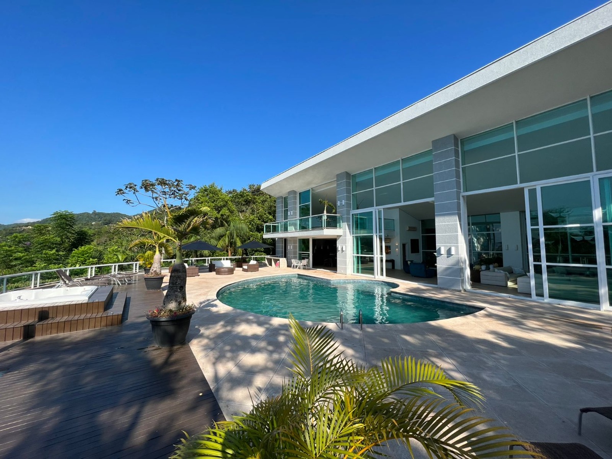 Casa com vista para o mar no Condomínio Horizontal Costa Azul em Balneário Camboriú - foto 2
