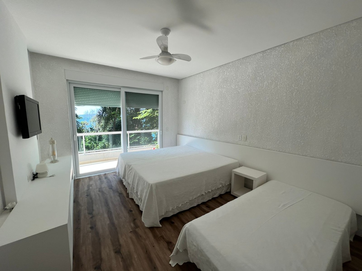 Casa com vista para o mar no Condomínio Horizontal Costa Azul em Balneário Camboriú - foto 23