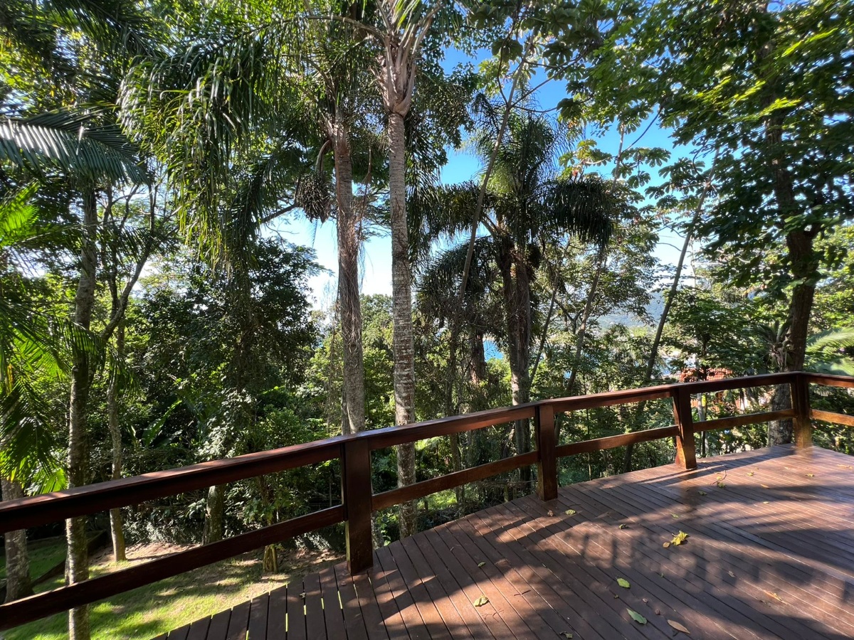 Casa com vista para o mar no Condomínio Horizontal Costa Azul em Balneário Camboriú - foto 36