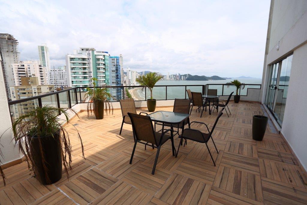 Cobertura Duplex frente mar no Ed. Ilha de Itacuruca em Balneário Camboriú - foto 3