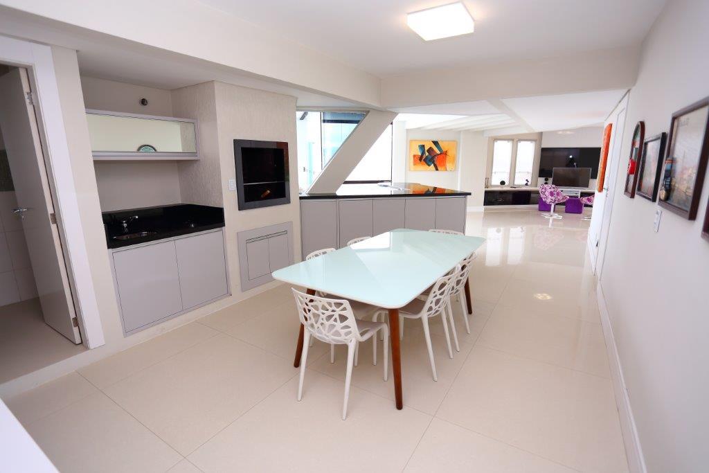 Cobertura Duplex frente mar no Ed. Ilha de Itacuruca em Balneário Camboriú - foto 10