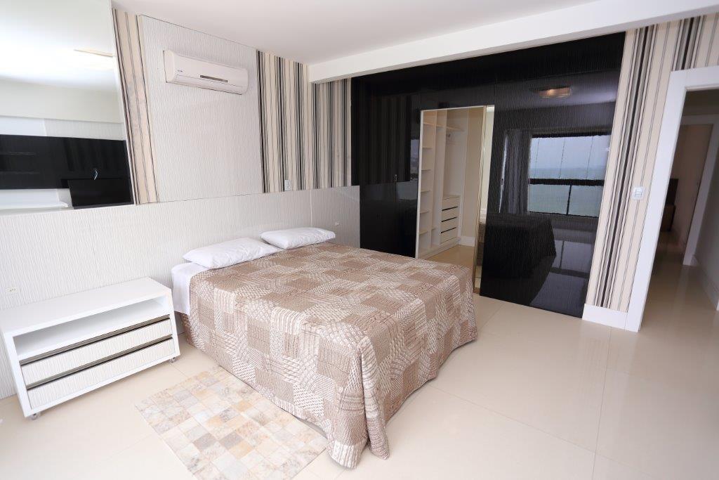 Cobertura Duplex frente mar no Ed. Ilha de Itacuruca em Balneário Camboriú - foto 12