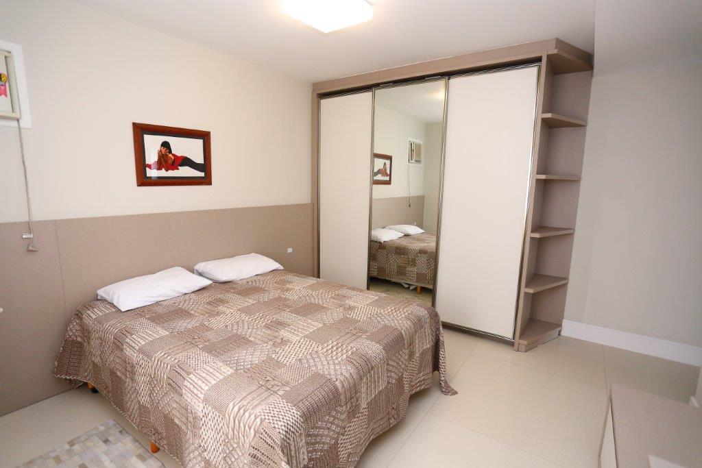 Cobertura Duplex frente mar no Ed. Ilha de Itacuruca em Balneário Camboriú - foto 13
