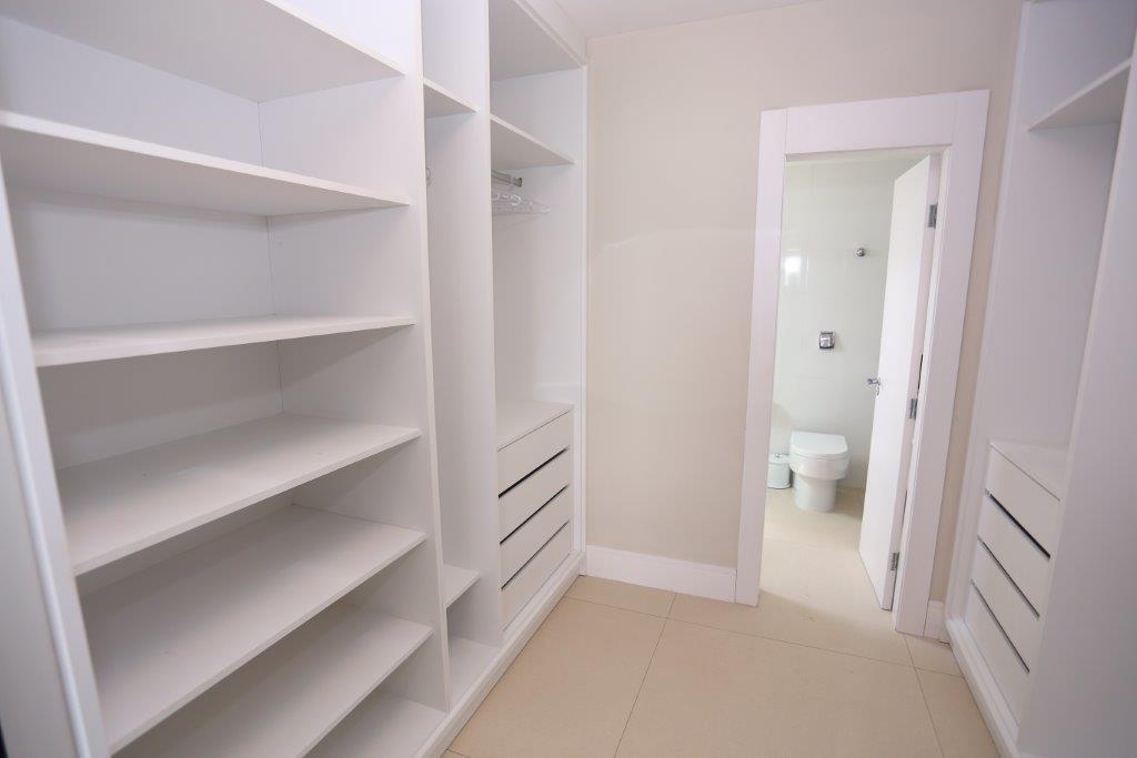 Cobertura Duplex frente mar no Ed. Ilha de Itacuruca em Balneário Camboriú - foto 14