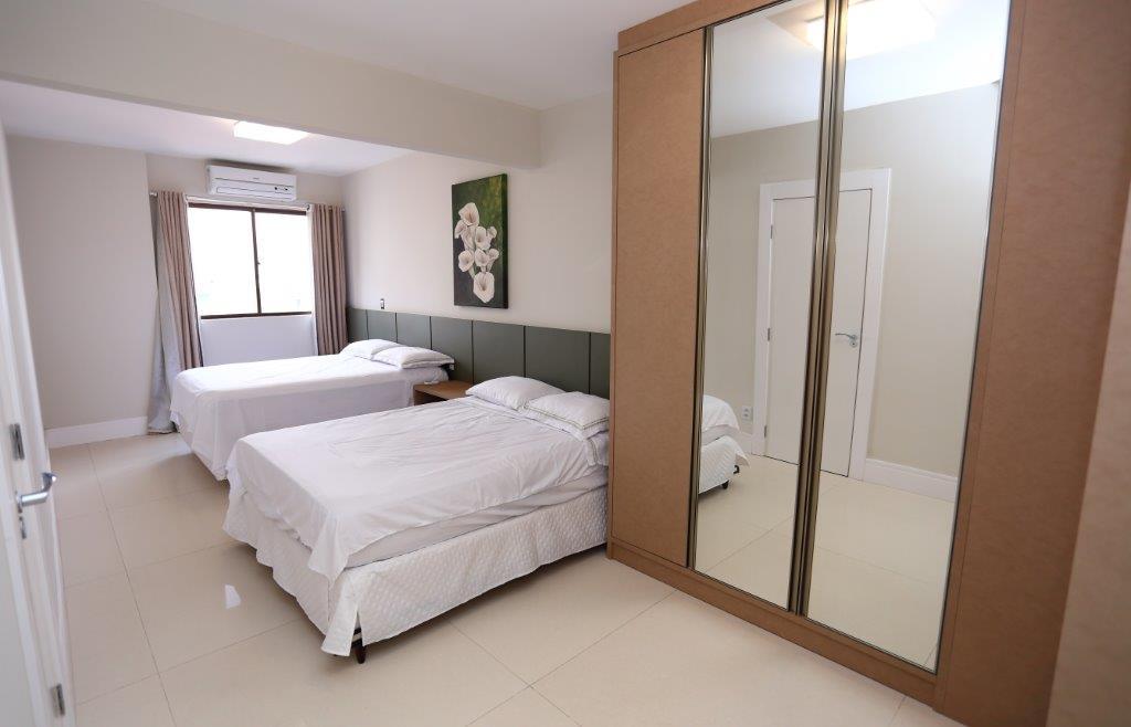 Cobertura Duplex frente mar no Ed. Ilha de Itacuruca em Balneário Camboriú - foto 18
