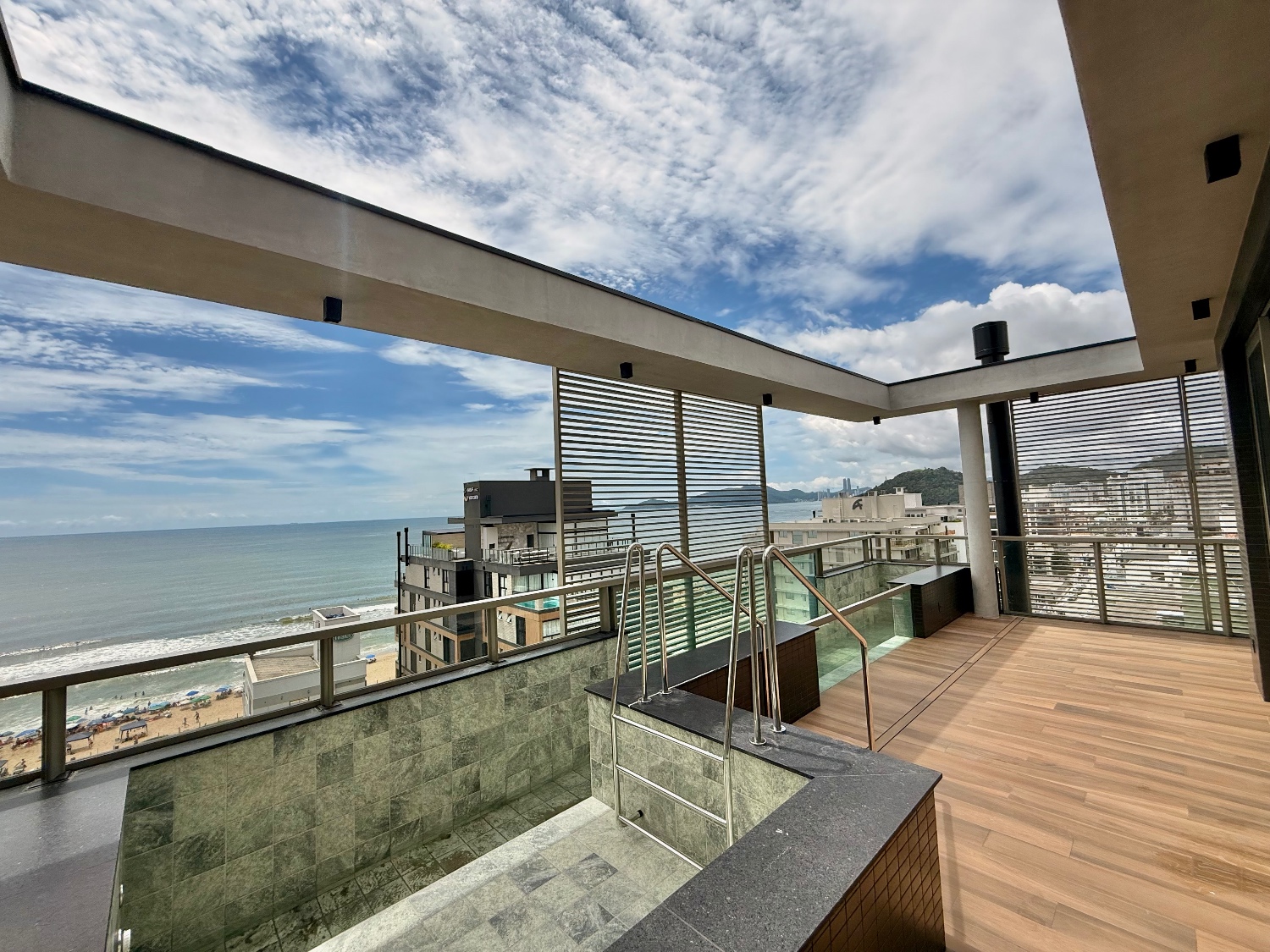 Cobertura no Ed. Horizon Luxury Residences na Praia Brava - foto 12