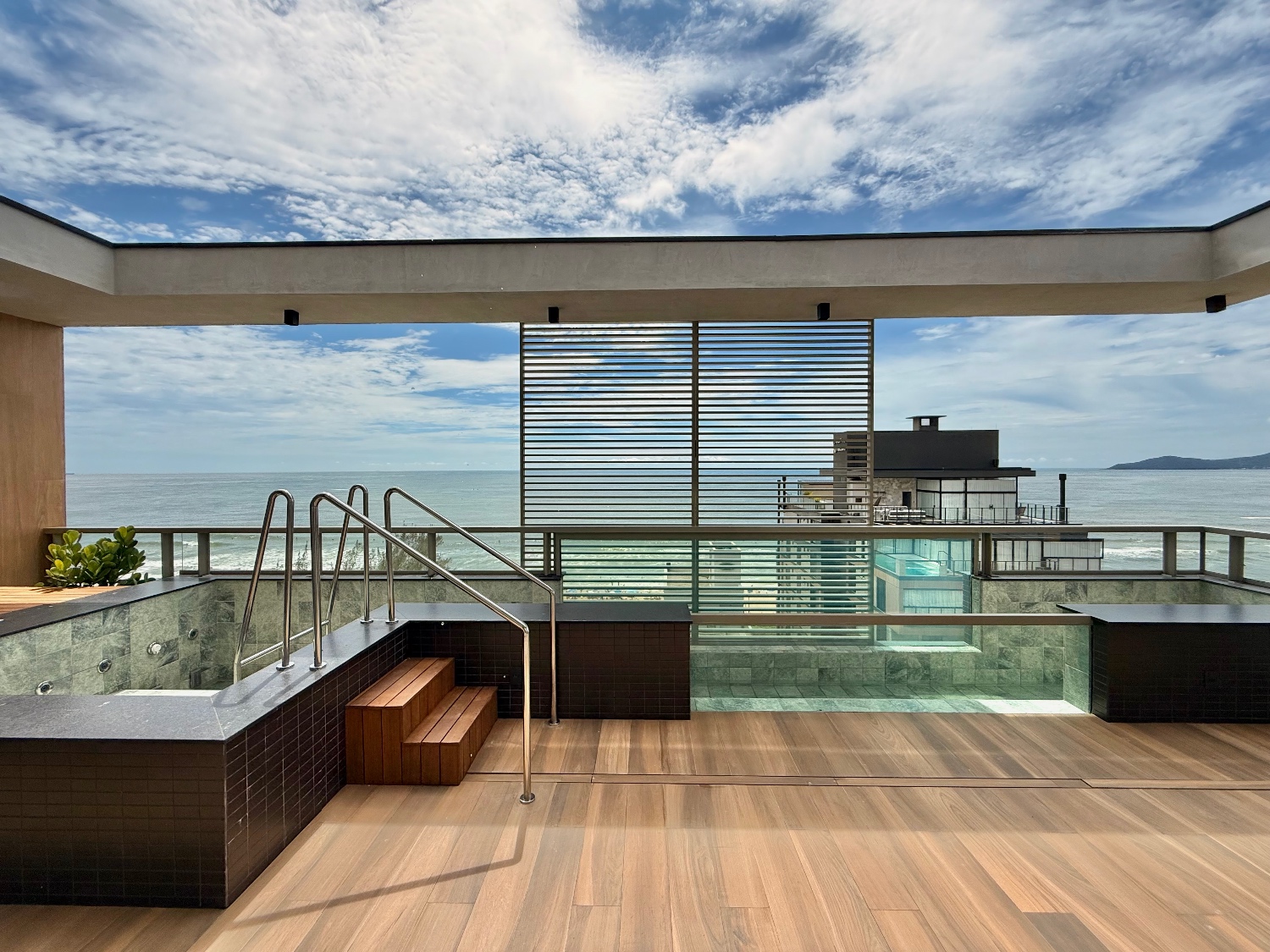 Cobertura no Ed. Horizon Luxury Residences na Praia Brava - foto 1