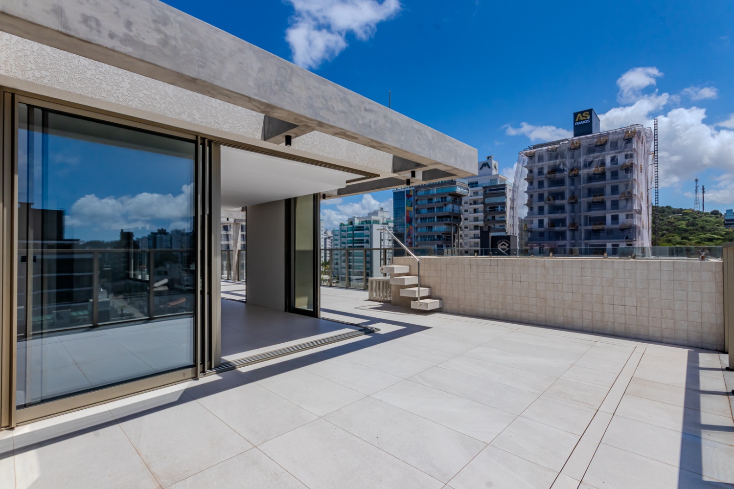 Cobertura Duplex no Ed. Tirreno Residenziale na Praia Brava de Praia Brava - foto 63